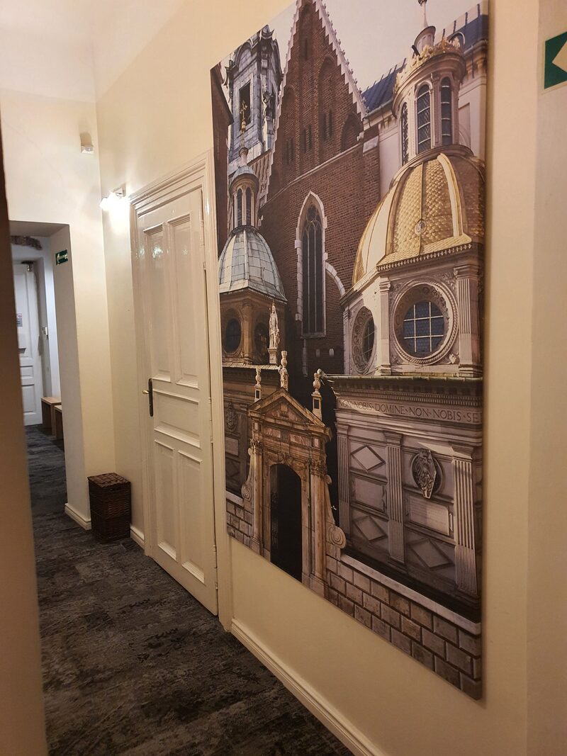 Korytarz z obrazem Wawelu